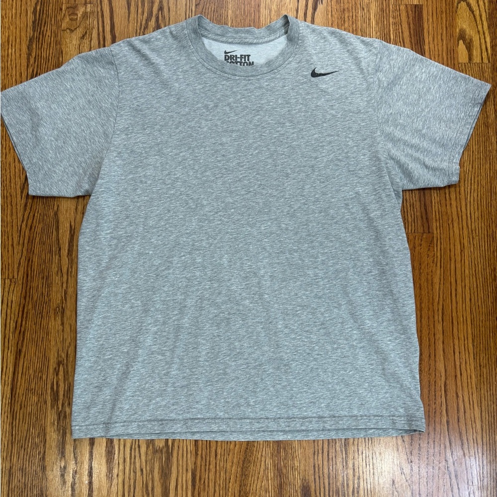 Nike Men's Heather Gray Short Sleeve Dri-FIT Tee